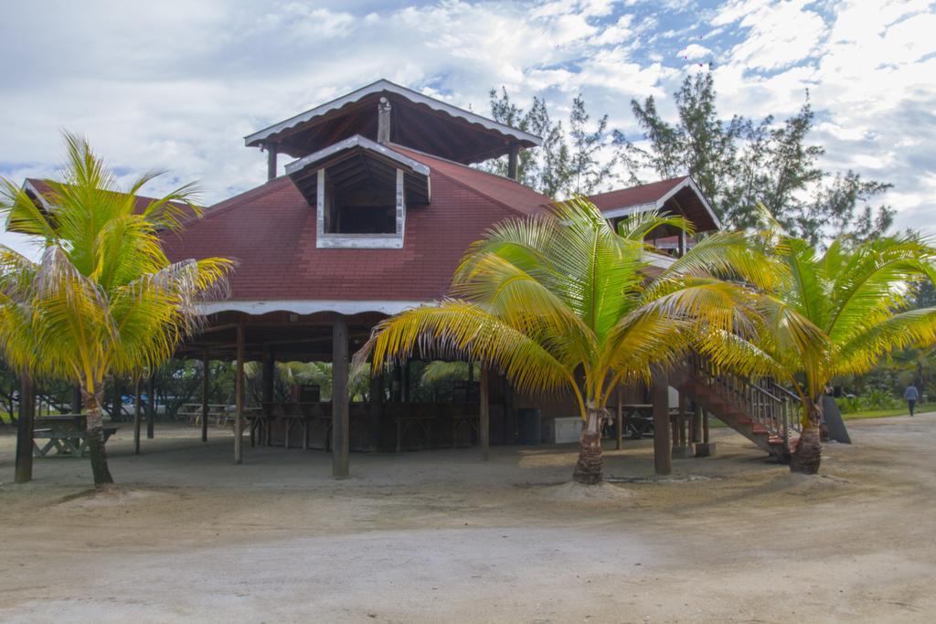 Sea Eye Hotel - Tropical Building ウティラ エクステリア 写真